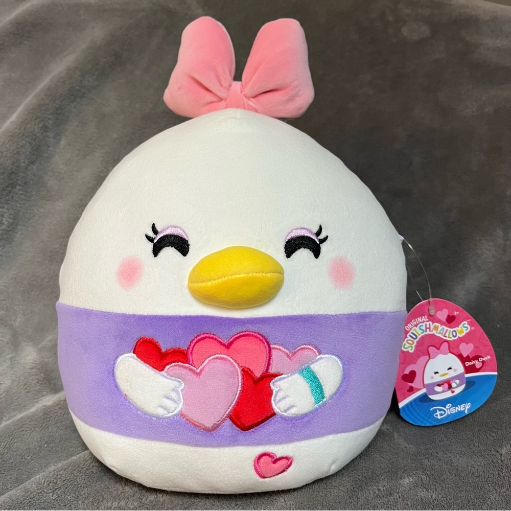 Disney Daisy Duck with hearts Squishmallow plush NWT